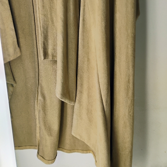 Slinky Brand Tan Vest - Picture 3 of 8